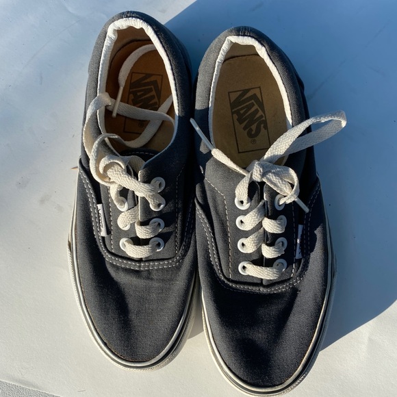 VANS 🤙 - Picture 2 of 5